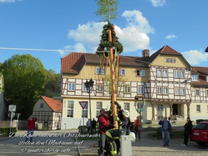 Aufstellen des Maibaums-002.jpg